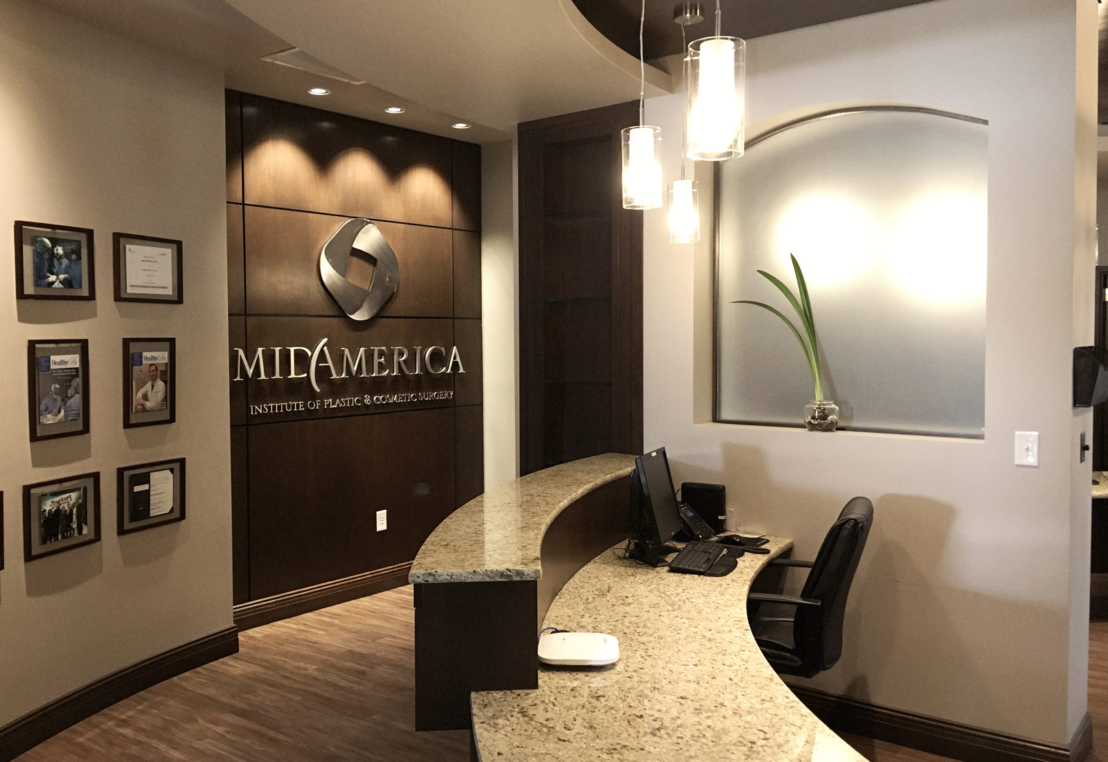 MidAmerica Plastic Surgery Reception Desk